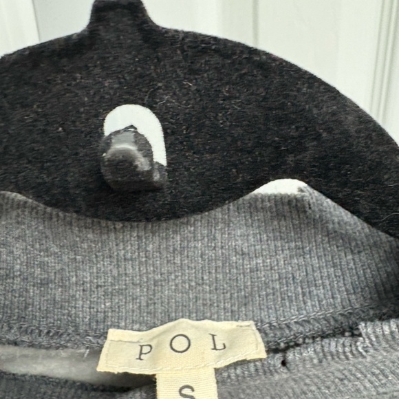 NWOT POL Sweatshirt/Sweater Contrast Pullover Size S - Picture 3 of 3